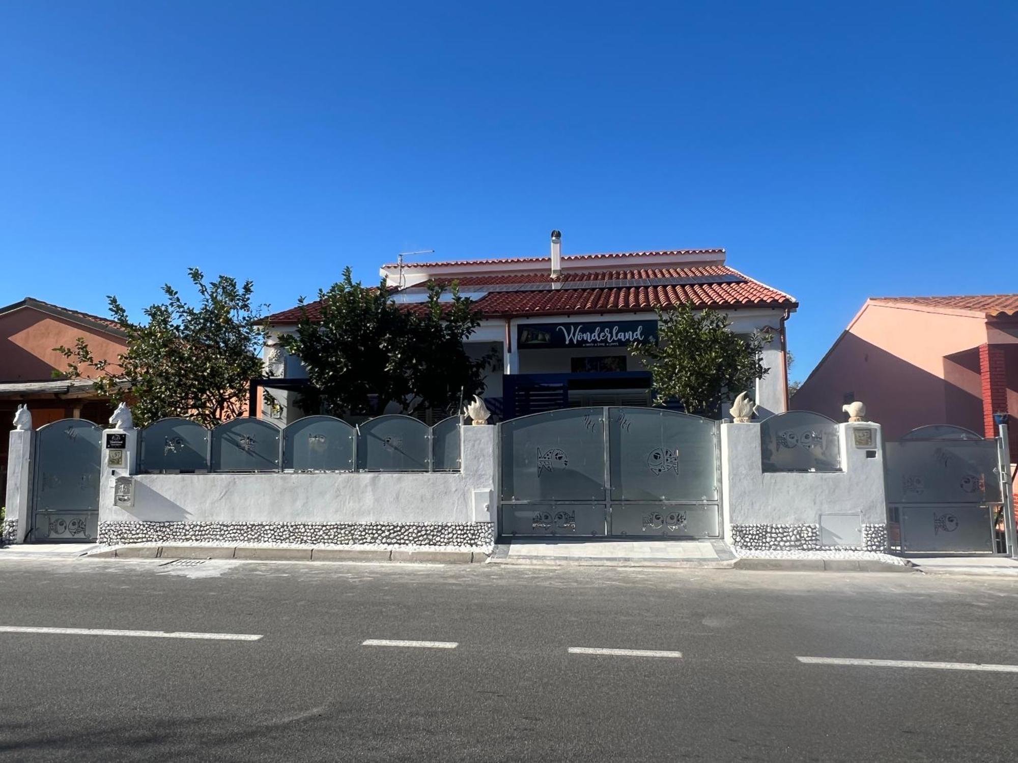 Wonderland Hotel San Teodoro  Exterior photo